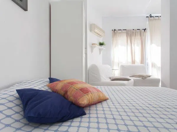 Estudio en rambla de Méndez Núñez, 43 - Foto 2