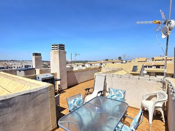 Chalet pareado en Calle Leman, 5, Zona Lago - Los Almendros - Foto 13