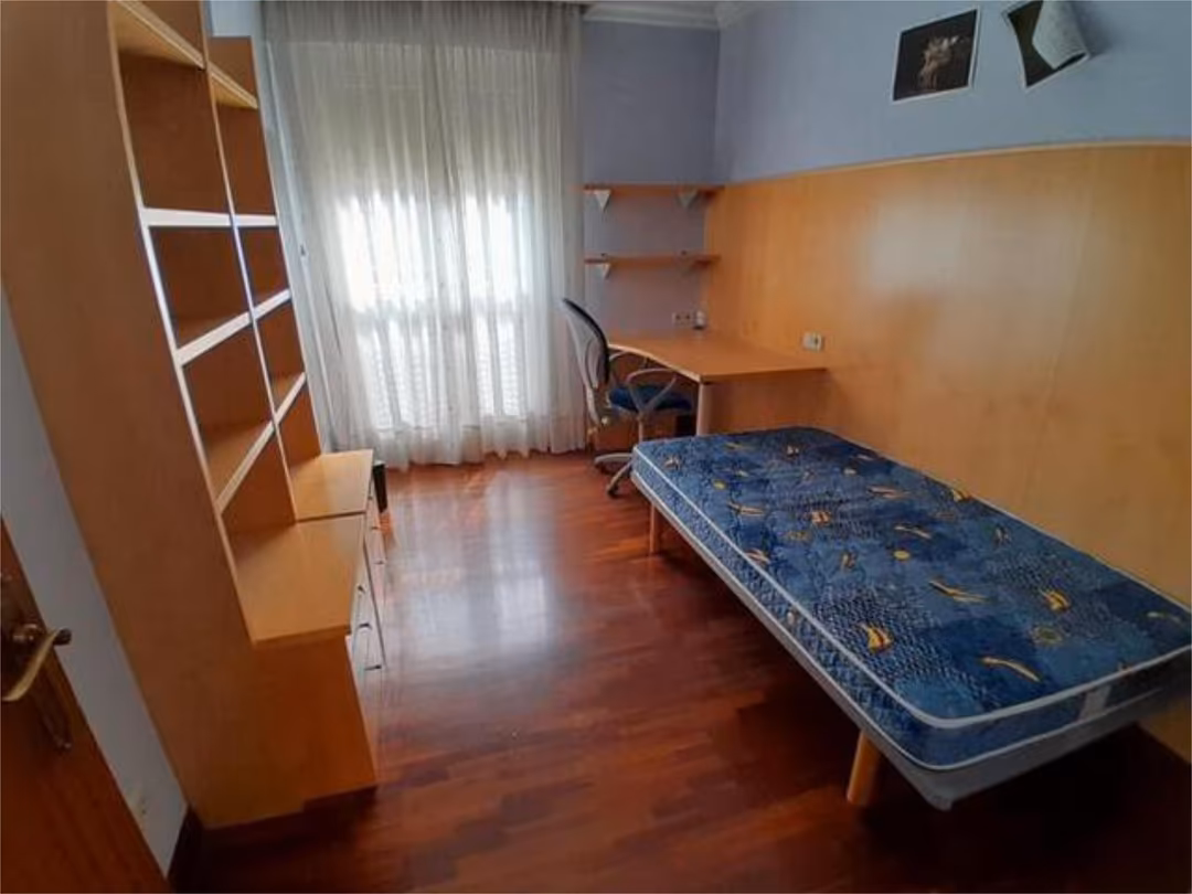 Piso en Mendebaldea - Foto 2