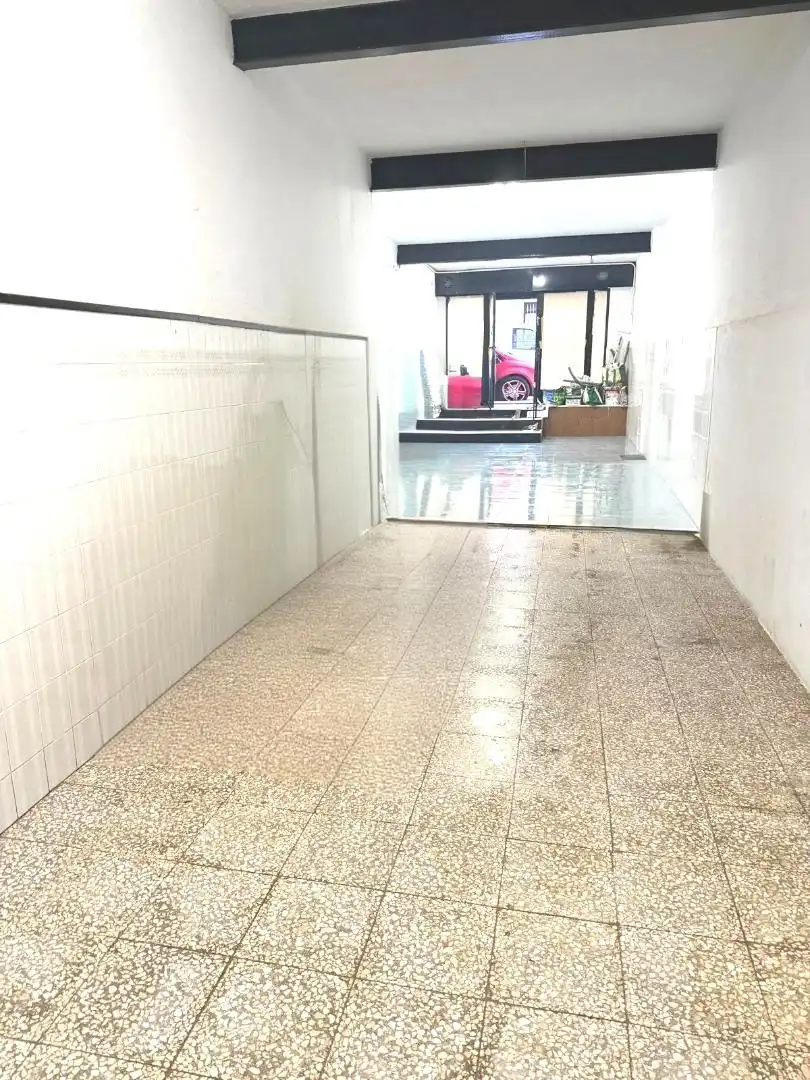 Local comercial en  Carrer Cerdà 60 - Foto 3