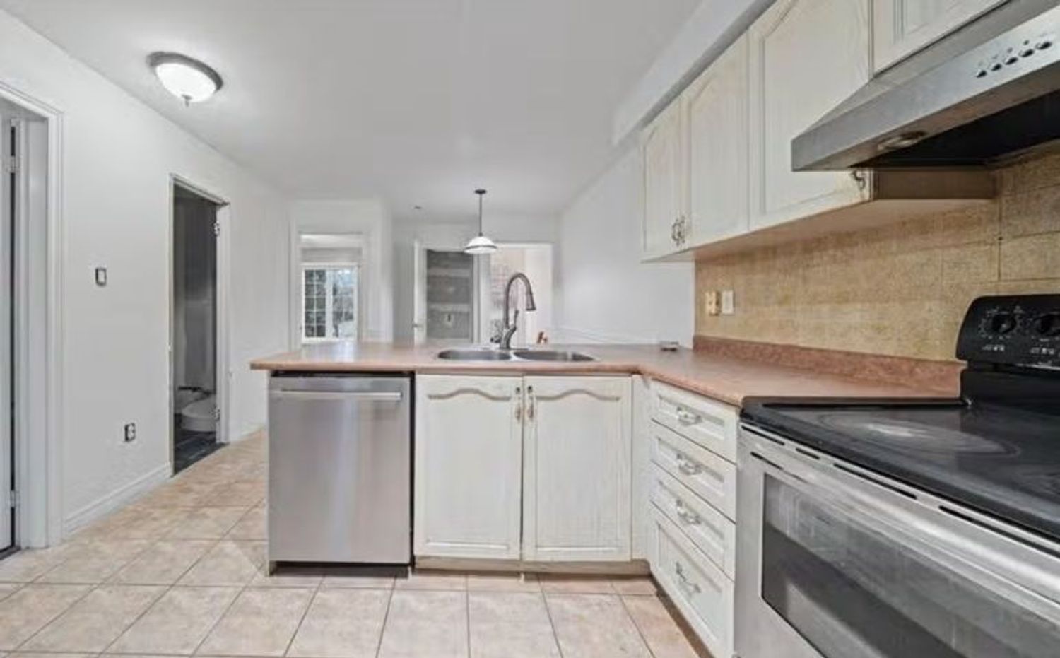 Chalet adosado en Avenida de los Robles, 21 - Foto 3