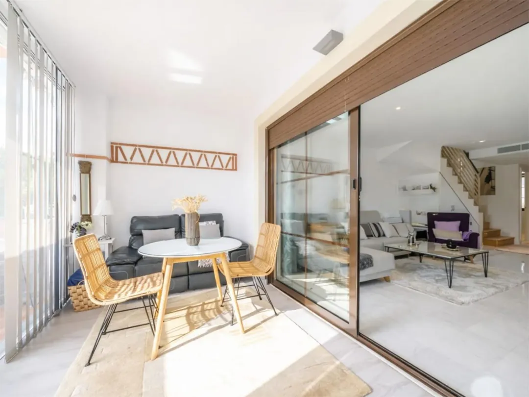 Casa adosada en  Carrer Lisboa 5 - Foto 6