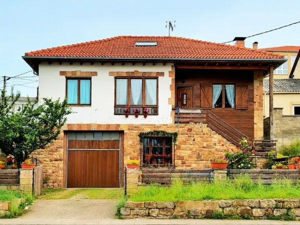Casa de pueblo en Avenida de Campoo, 14 - Foto 1