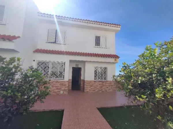Chalet pareado en Cortes, 9 - Foto 1