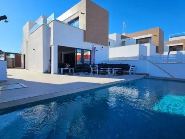 Casa o chalet independiente en Calle Torrevieja, 22 - Foto 1