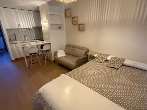 Estudio en calle Calypso, 9 - Foto 1