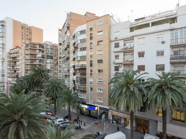 Piso en Alameda de Colón, Ensanche Centro - Soho - Foto 2