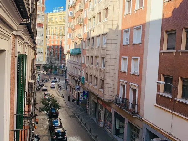 Piso en calle de Isabel la Católica, 11