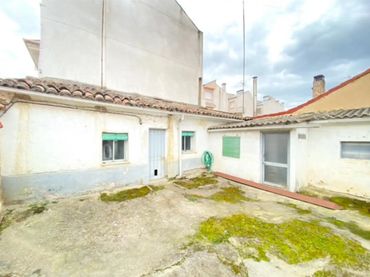 Casa adosada en  Calle Sebastián Elcano 11 - Foto 2