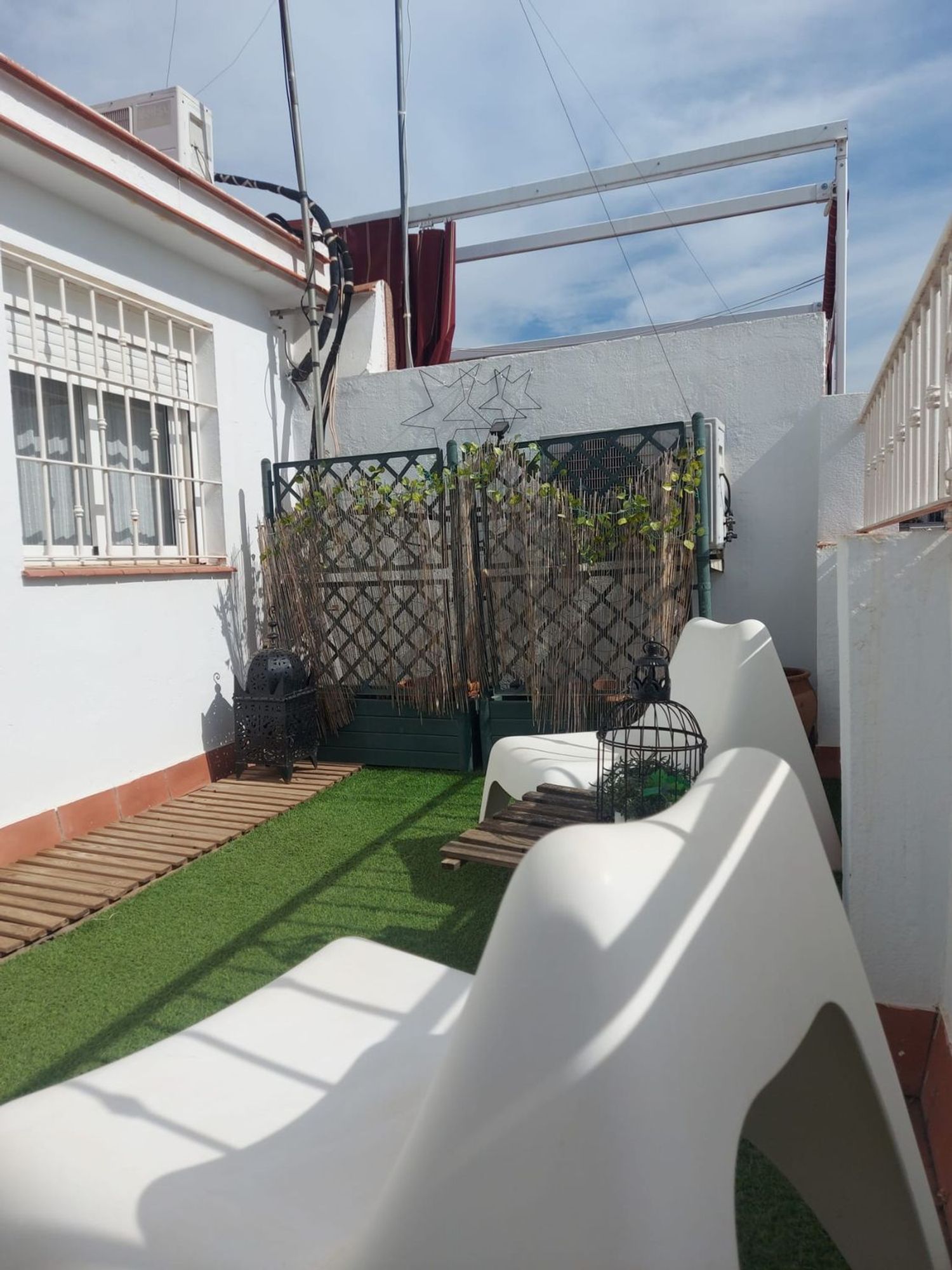 Chalet adosado en Cruz Roja - Capuchinos - Foto 2
