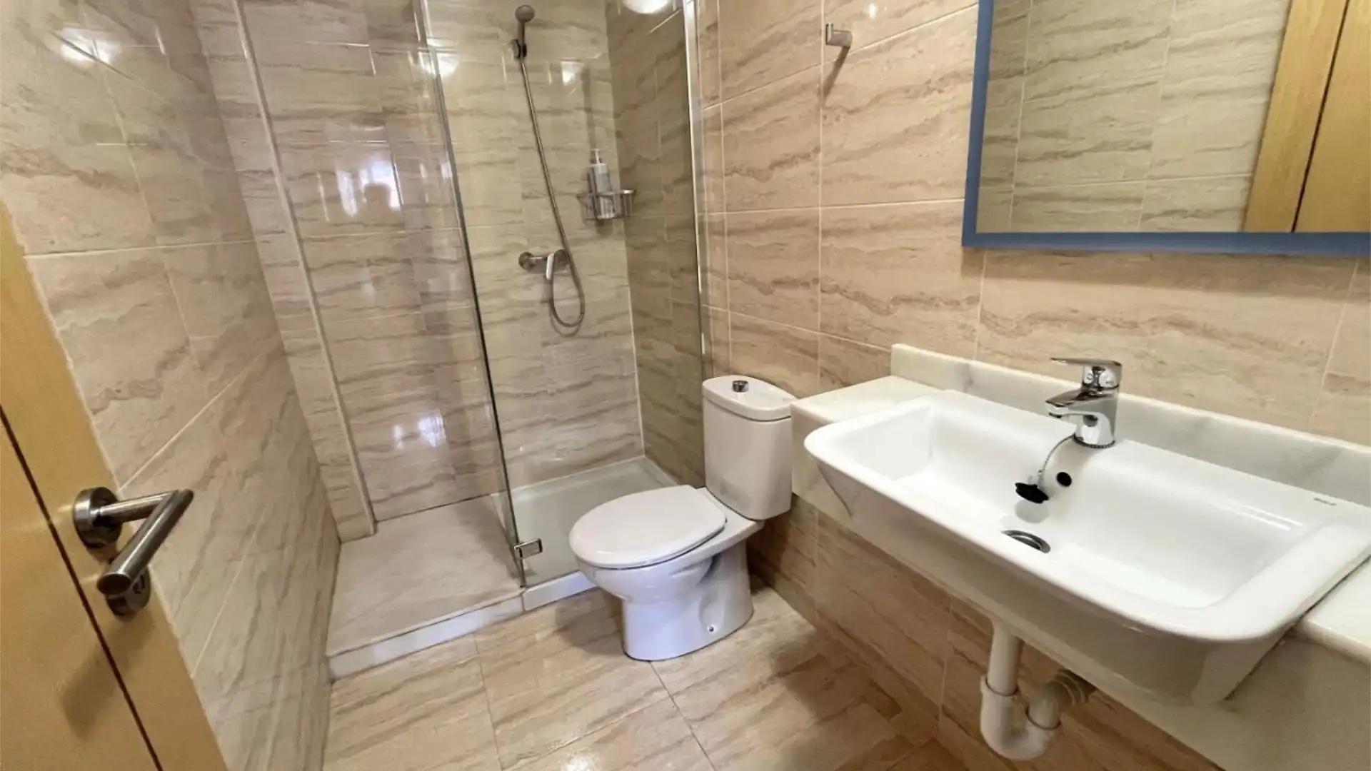 Piso en  Carrer del Pare Guillem Vives 4 - Foto 8