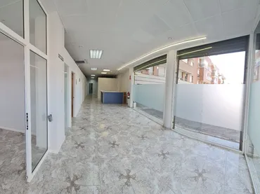 Local comercial en  Carrer Jacint Verdaguer 32 - Foto 1