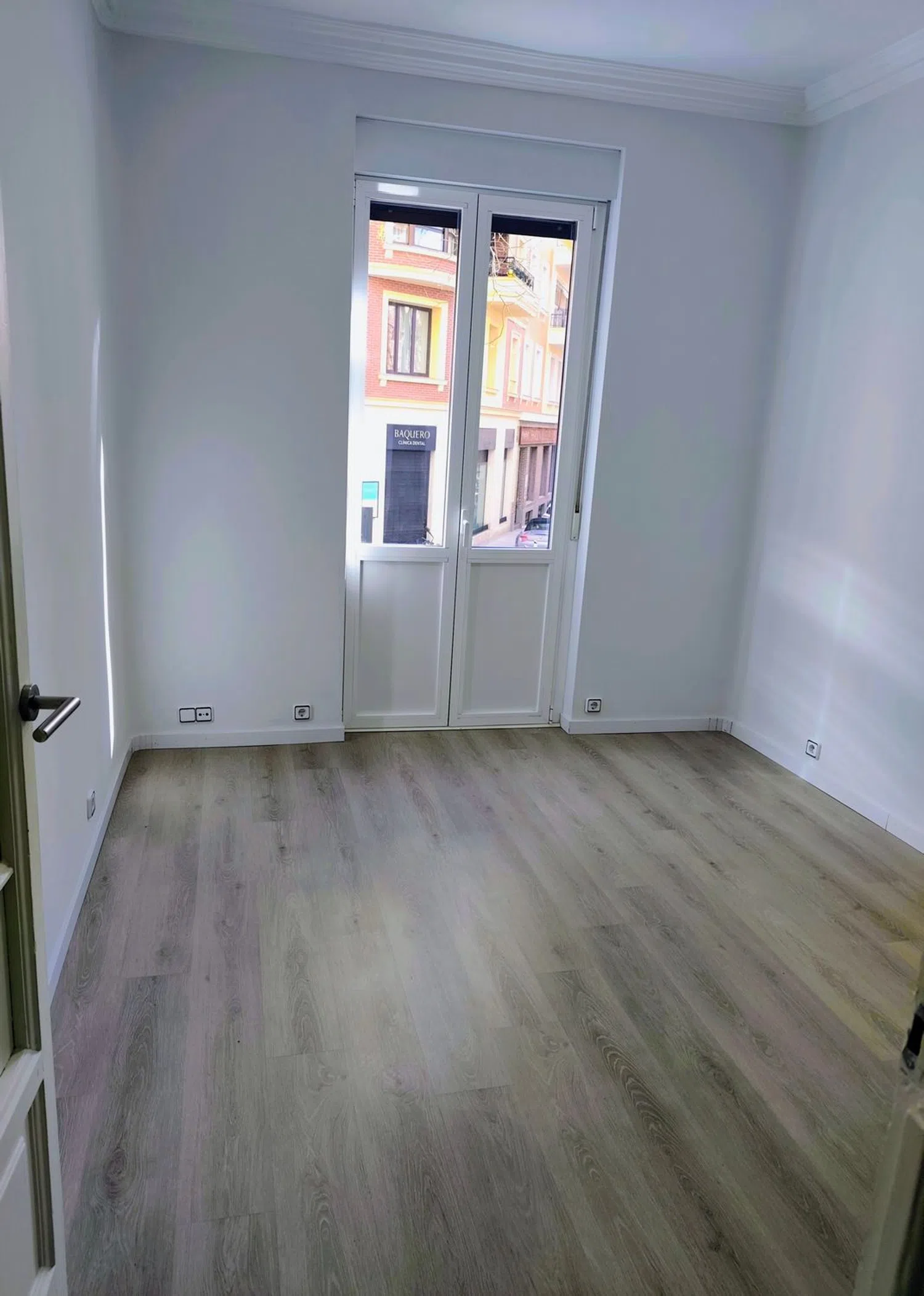 Piso en calle de Guzmán el Bueno, 29