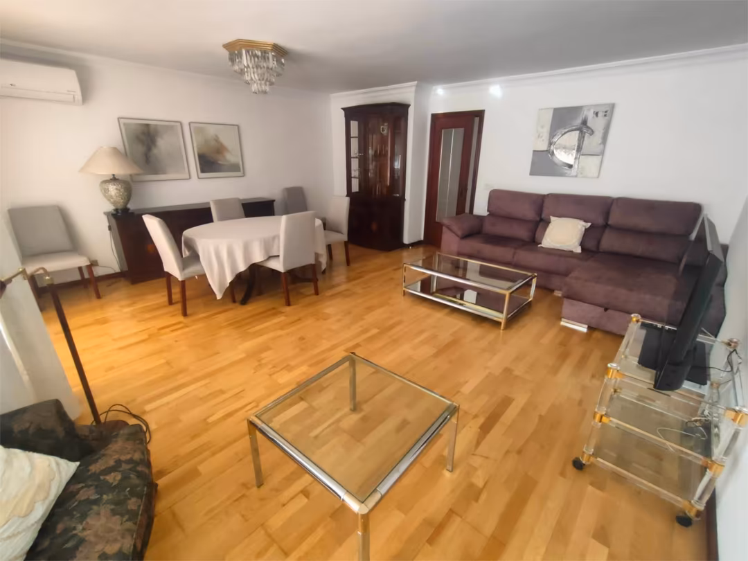 Piso en  Calle de Álvarez Sereix 14