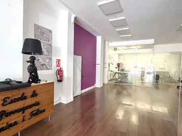 Local comercial en  Avinguda de Josep Tarradellas 96 - Foto 3