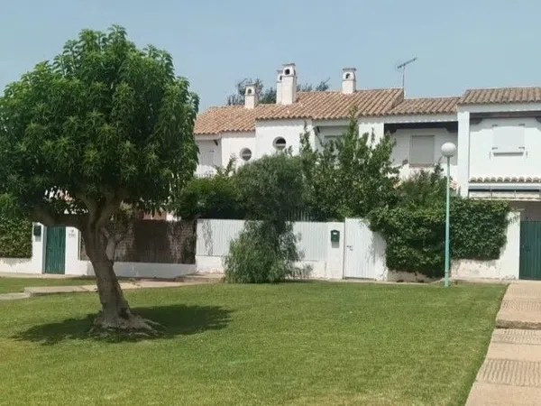Chalet adosado en Plaza del Mediterráneo, 19 - Foto 2