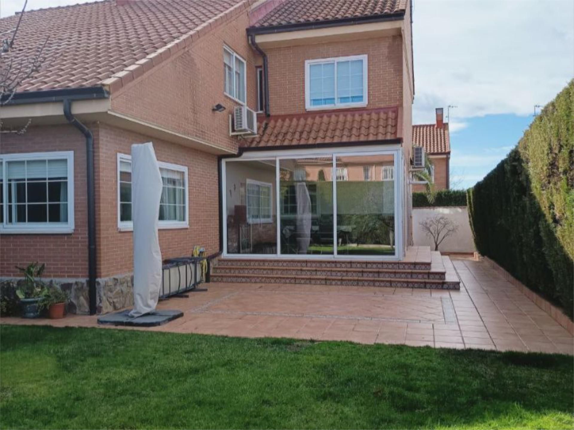 Chalet en  Calle Bilbao 72