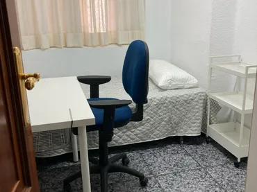 Piso en  Calle Campoamor - Foto 4