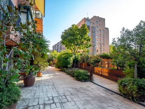 Piso en calle de César Manrique, 3
