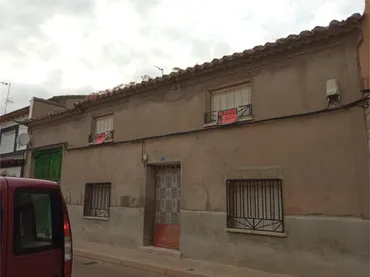Chalet en pueblo - Foto 1