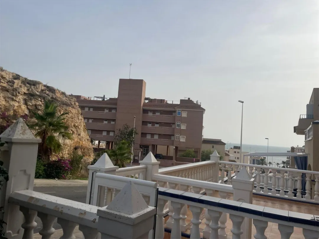 Casa adosada en  Carrer Colombia 100 - Foto 13