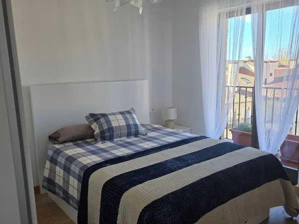 Piso en avenida de los Reyes de España, 26