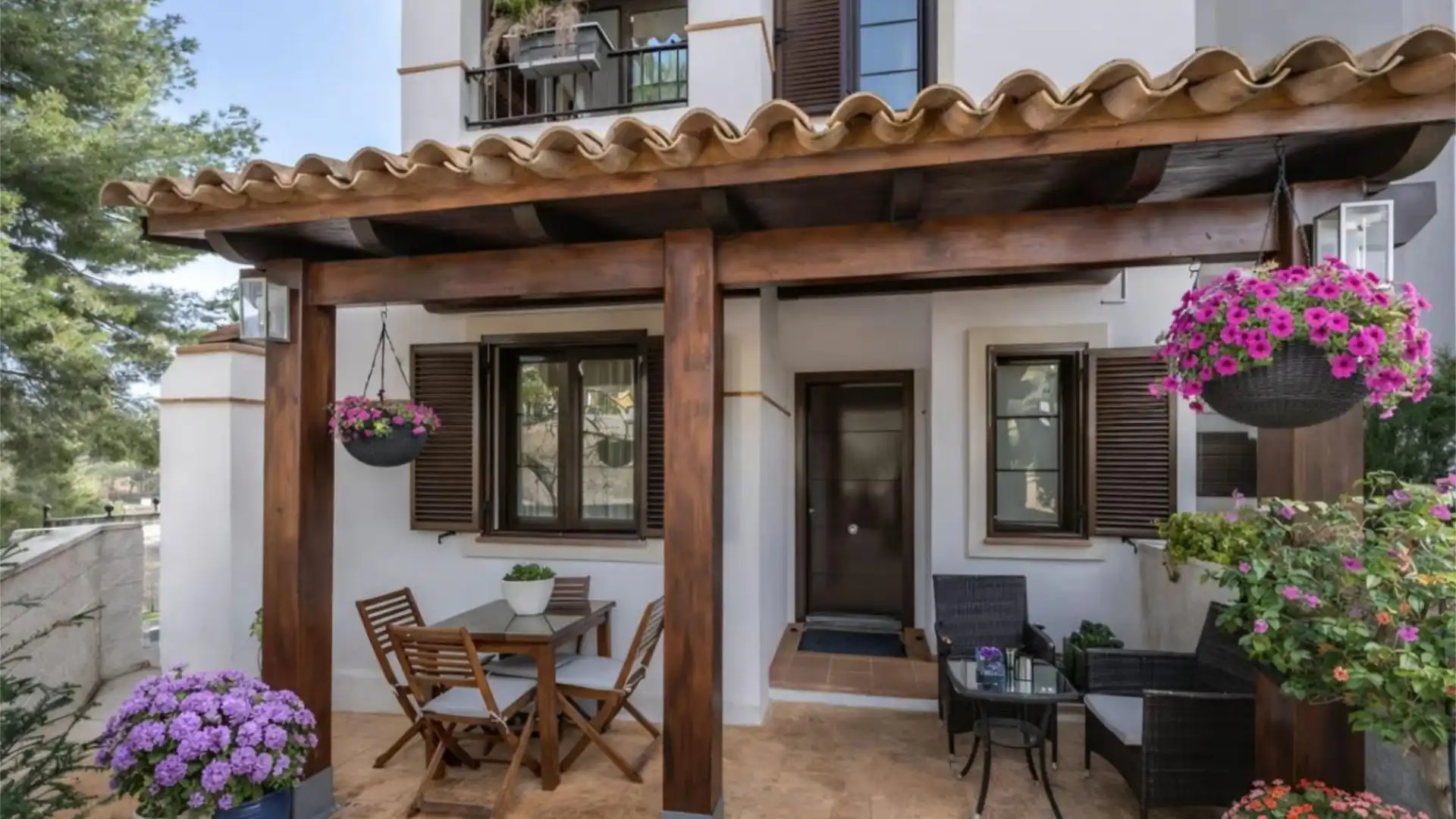 Casa adosada en  Carrer Lisboa 5 - Foto 2