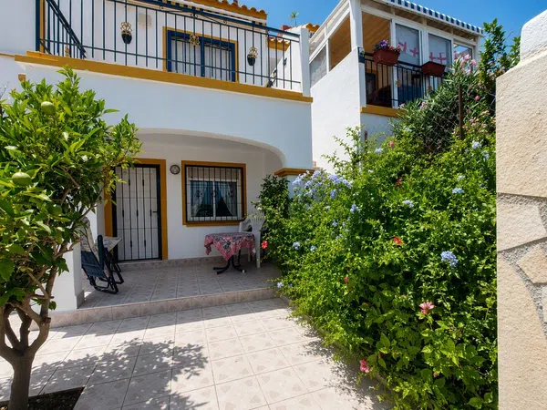 Chalet adosado en Calle Aida, 275, La Siesta - El Salado - Torreta - Foto 1