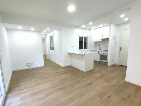Piso en calle de la Infanta Mercedes, 28020