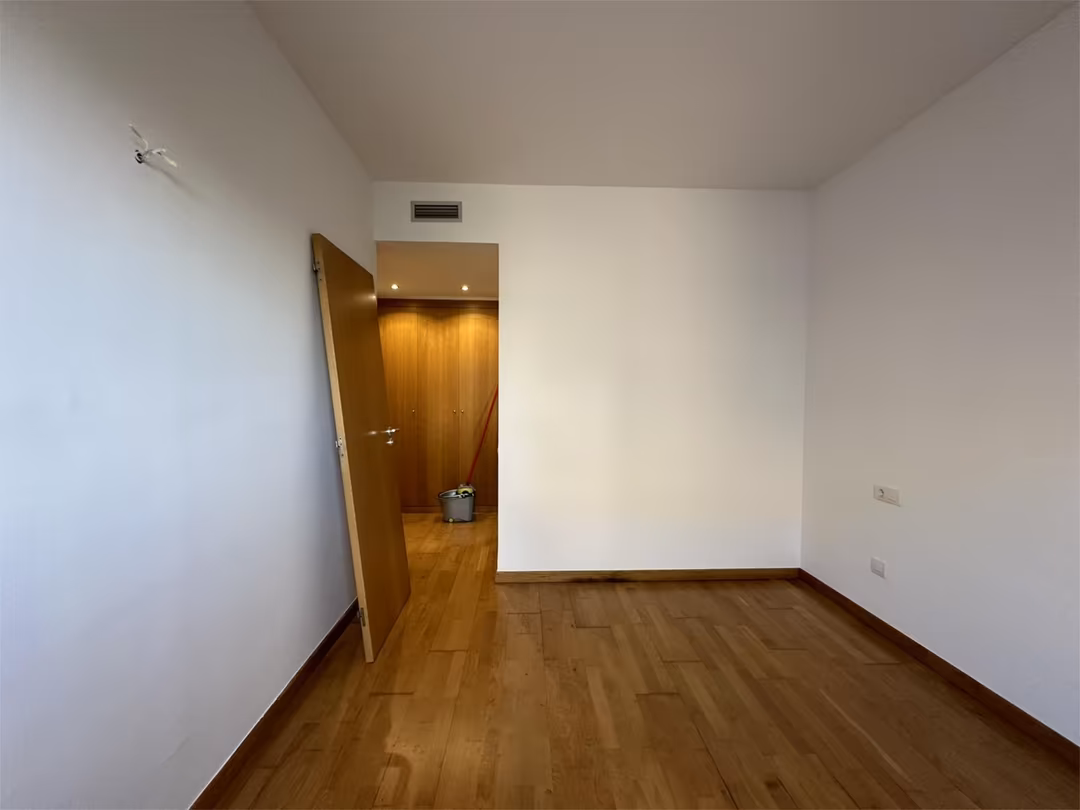Planta baja en  Carrer Pare Miquel Batllori 1 - Foto 5