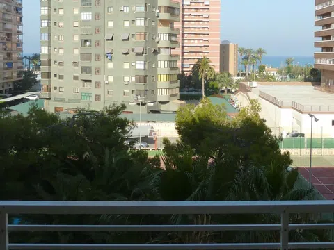 Piso en avenida santander, 28