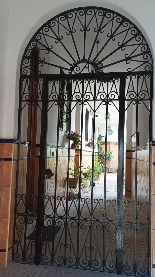 Casa adosada en  Plaza de Aguayos 1 - Foto 2