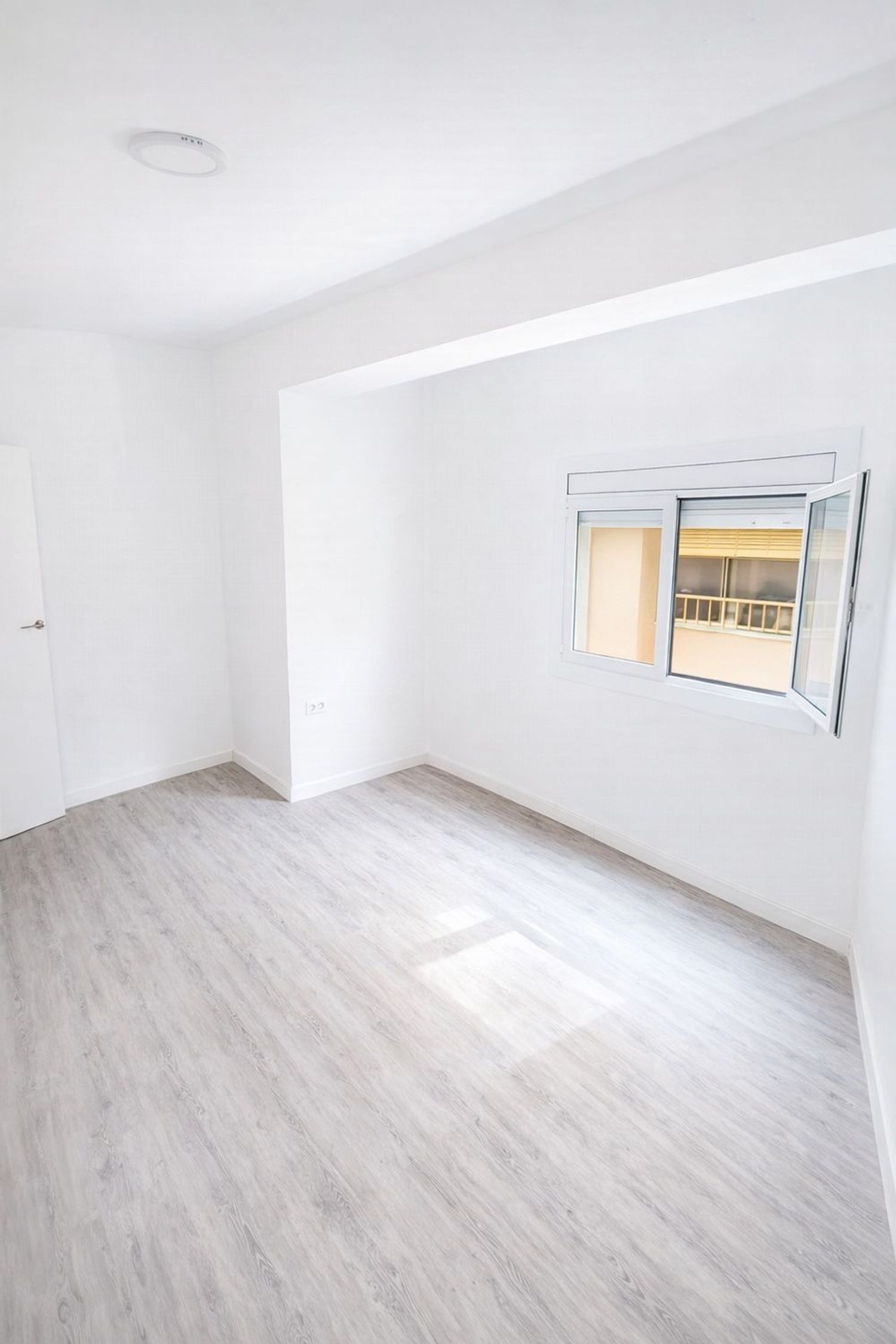 Piso en calle de la Constància, 8 - Foto 2