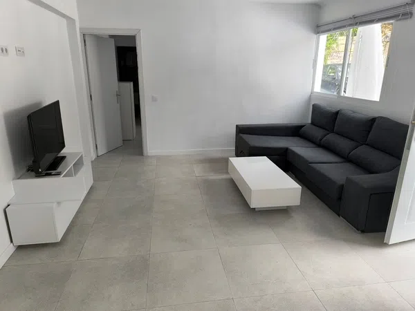 Chalet pareado en Anglada camarasa, 2