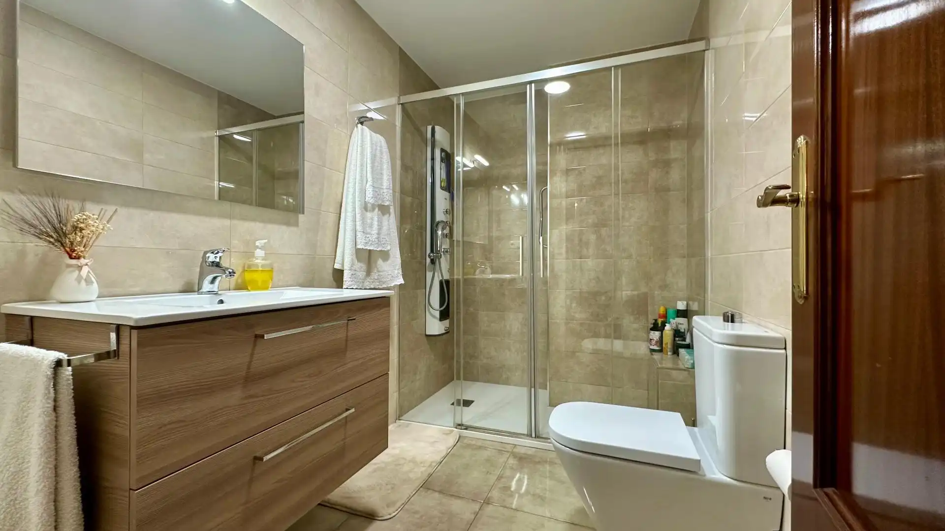 Piso en  Calle Torre de Peralada 3 - Foto 14