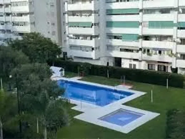 Piso en avenida Santa Amalia, 3 - Foto 1