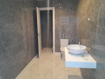Local comercial en  CORNELLA - Foto 4