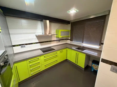 Piso en avenida Reina Sofía, 70