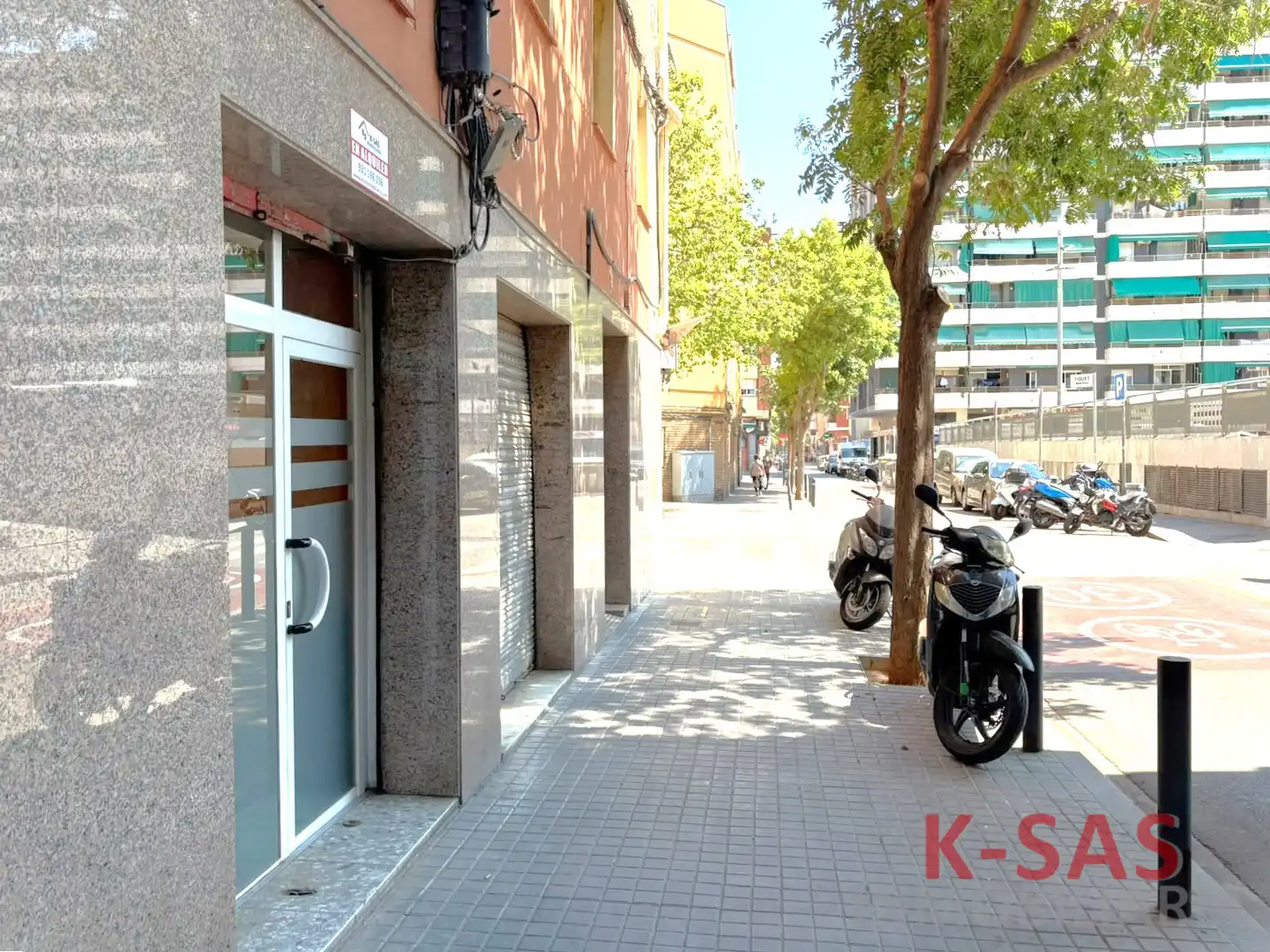 Local comercial en  Carrer de Llevant 82 - Foto 3