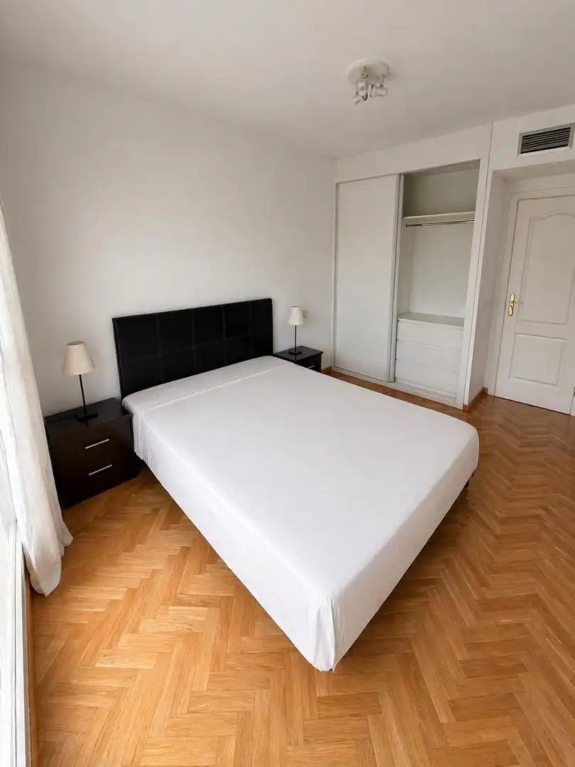 Piso en  Calle Bahía de Almería 15 - Foto 9