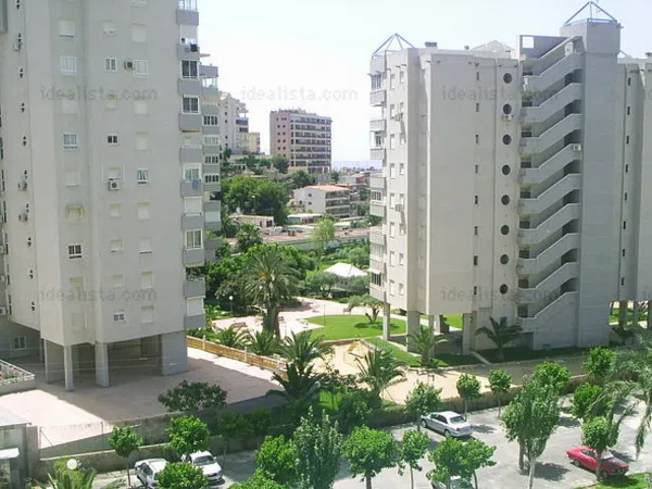 Piso en avenida Marina Baixa, 11
