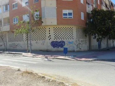 Local comercial en  Calle Alfa - Foto 1