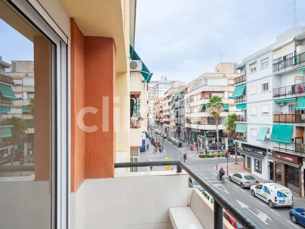 Piso en calle de Sant Mateu - Foto 3