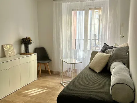 Estudio en calle del Salitre, 42