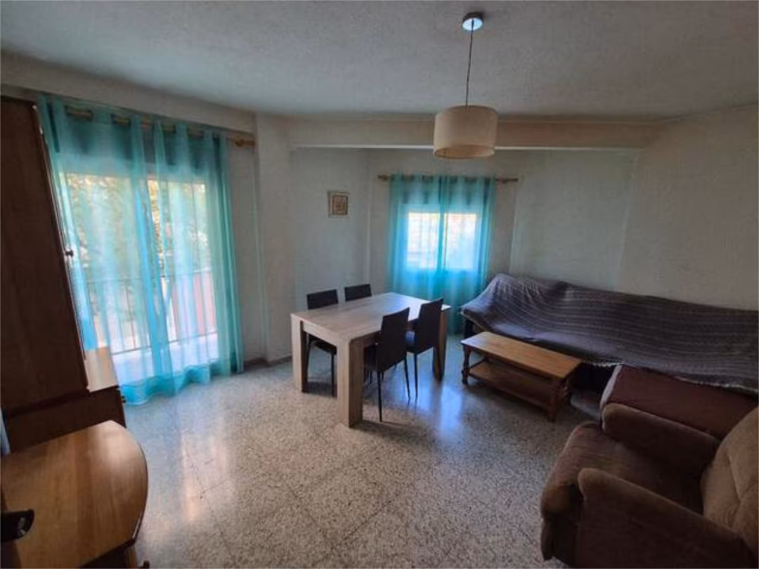 Piso en Cerca colegios públicos y parques.