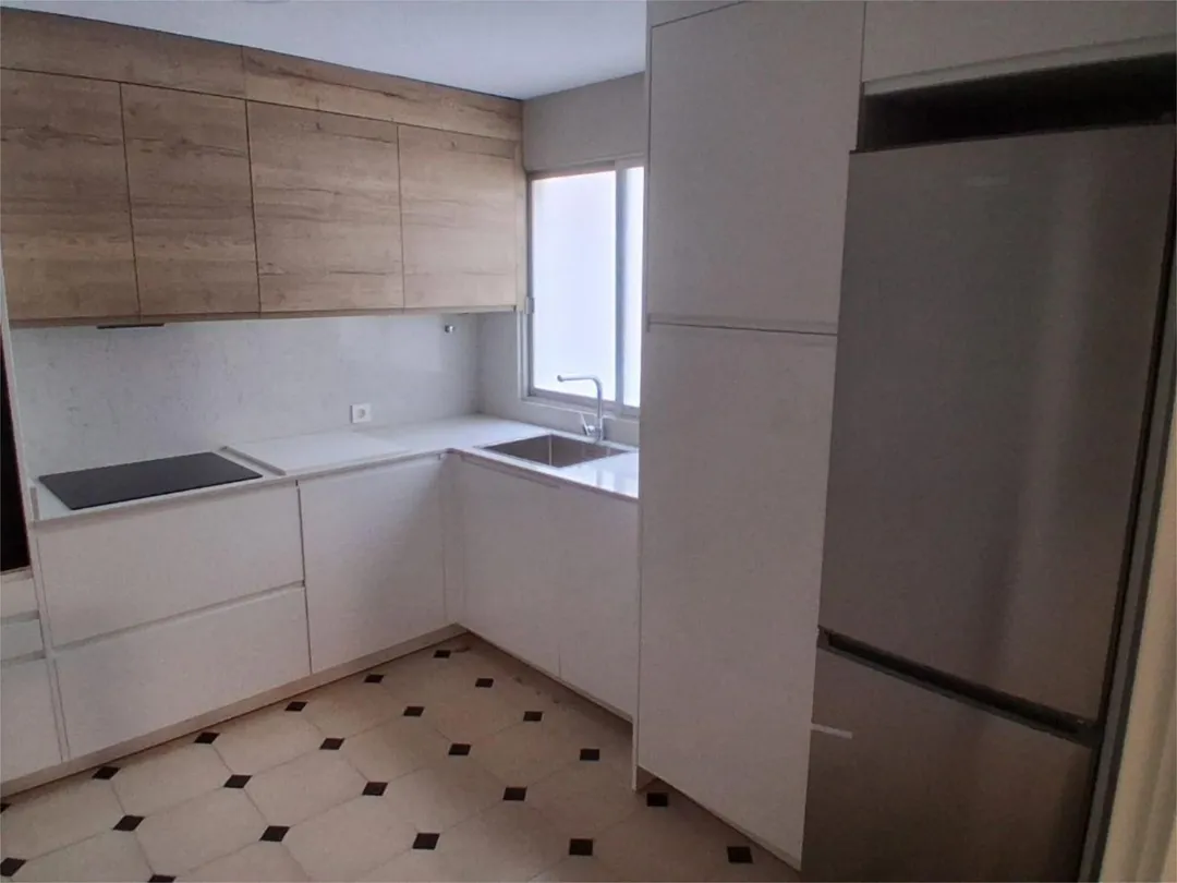 Piso en  Plaza de la Cruz Roja 9 - Foto 8