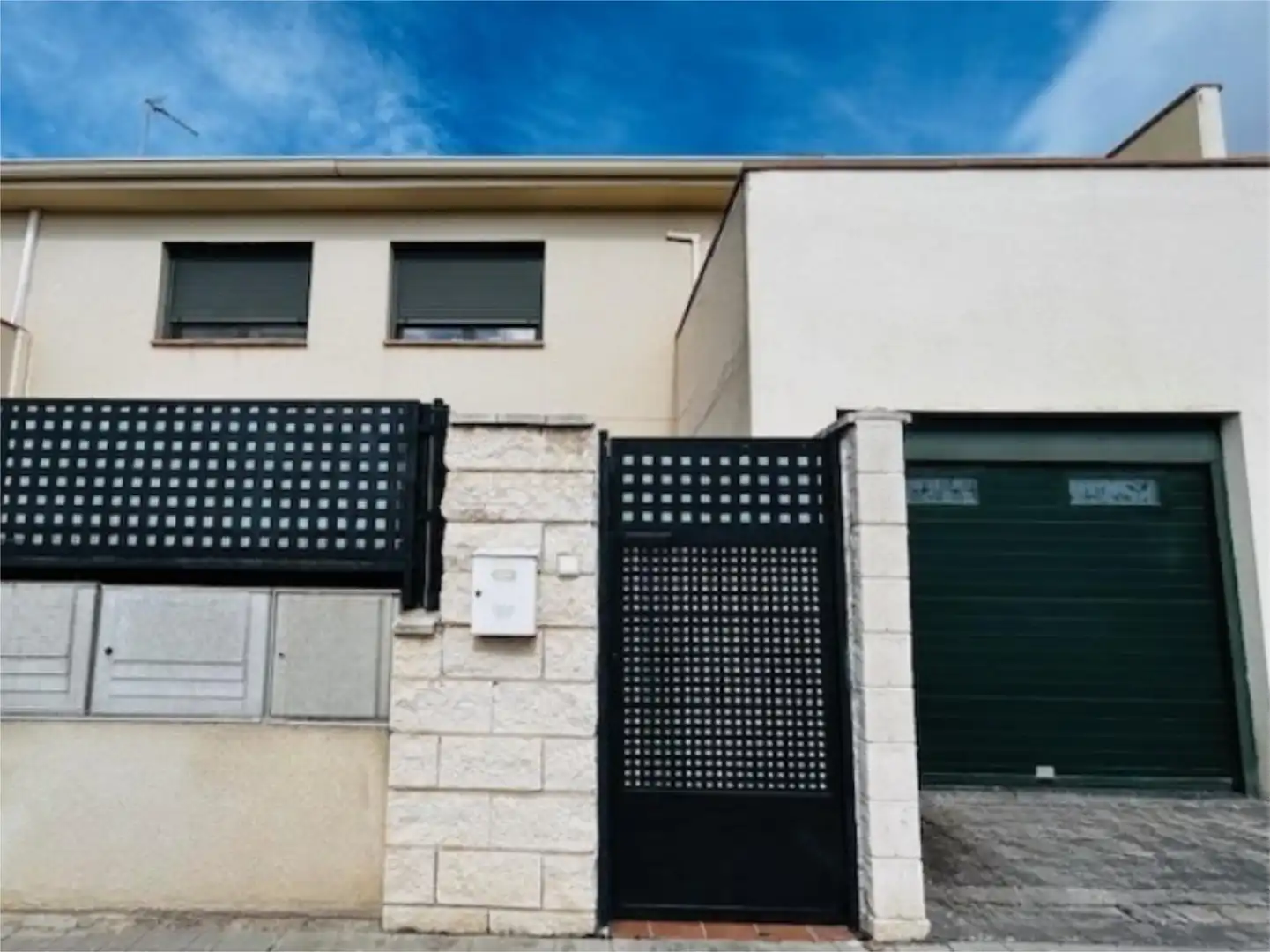 Casa adosada en  Calle de la Calandria 2 - Foto 1