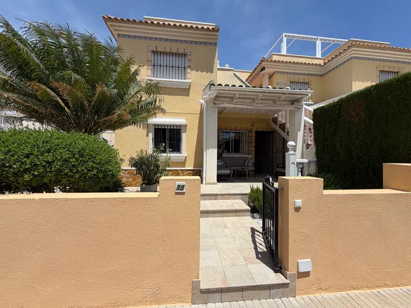 Chalet adosado en Calle Estragón, 5, Villamartín - Foto 1
