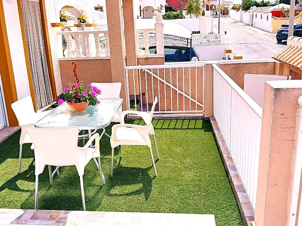 Casa adosada en  Calle Lagunas de Ruidera 73 - Foto 6