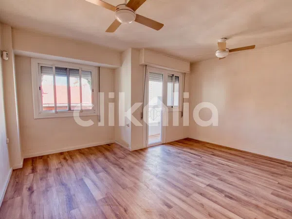 Piso en calle Jazmín - Foto 1